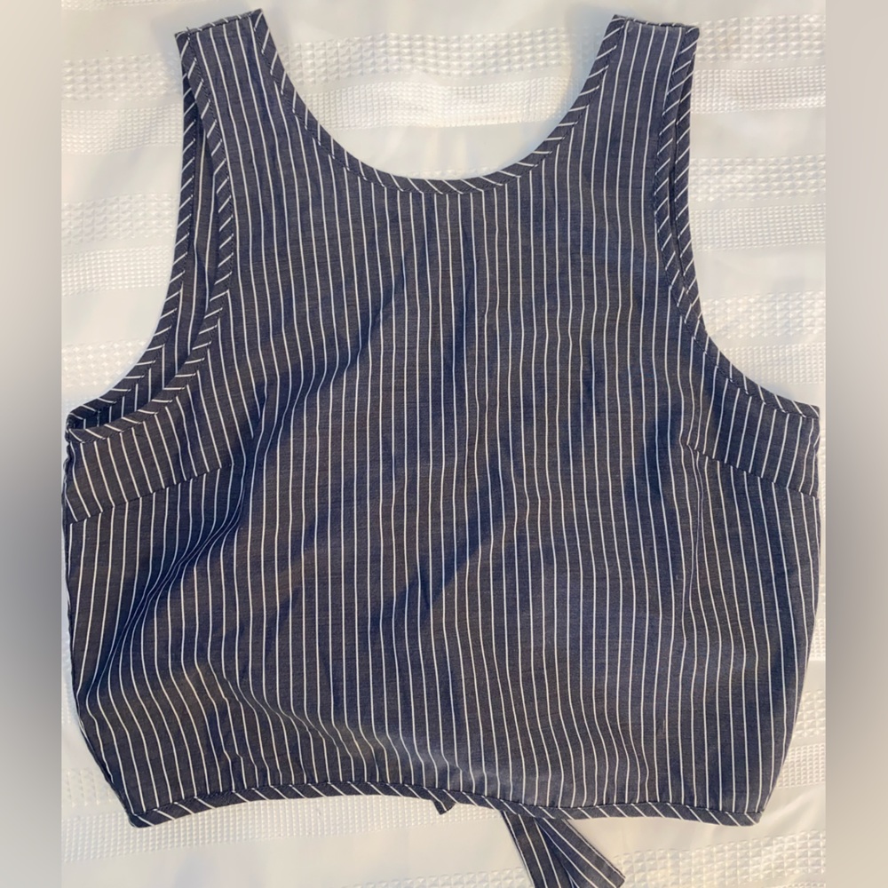 American Eagle Stripped Shirt With Open Back and Adjustable Tie